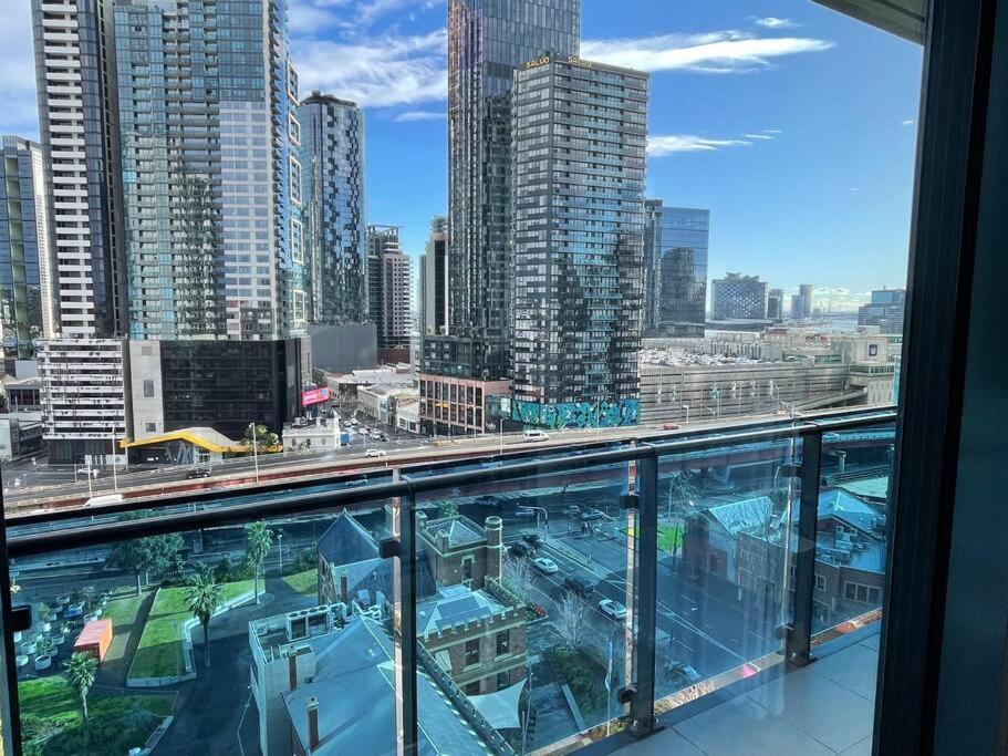 Modern 3 Bedroom Apartment In Southbank — Photos 3